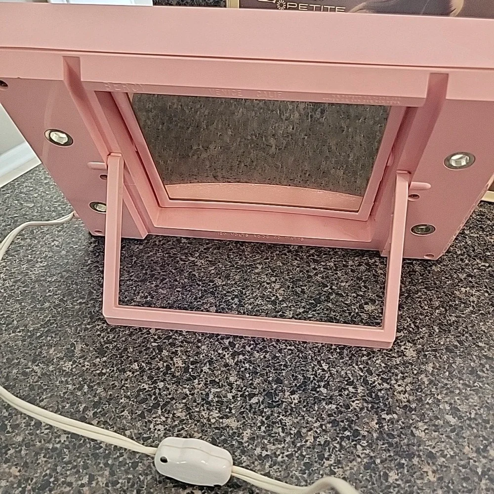 VINTAGE Mirror Go Lightly Petite Make Up Mirror Magnifying Original Box READ‎